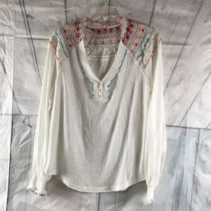 Free people top. Size small. Ivory